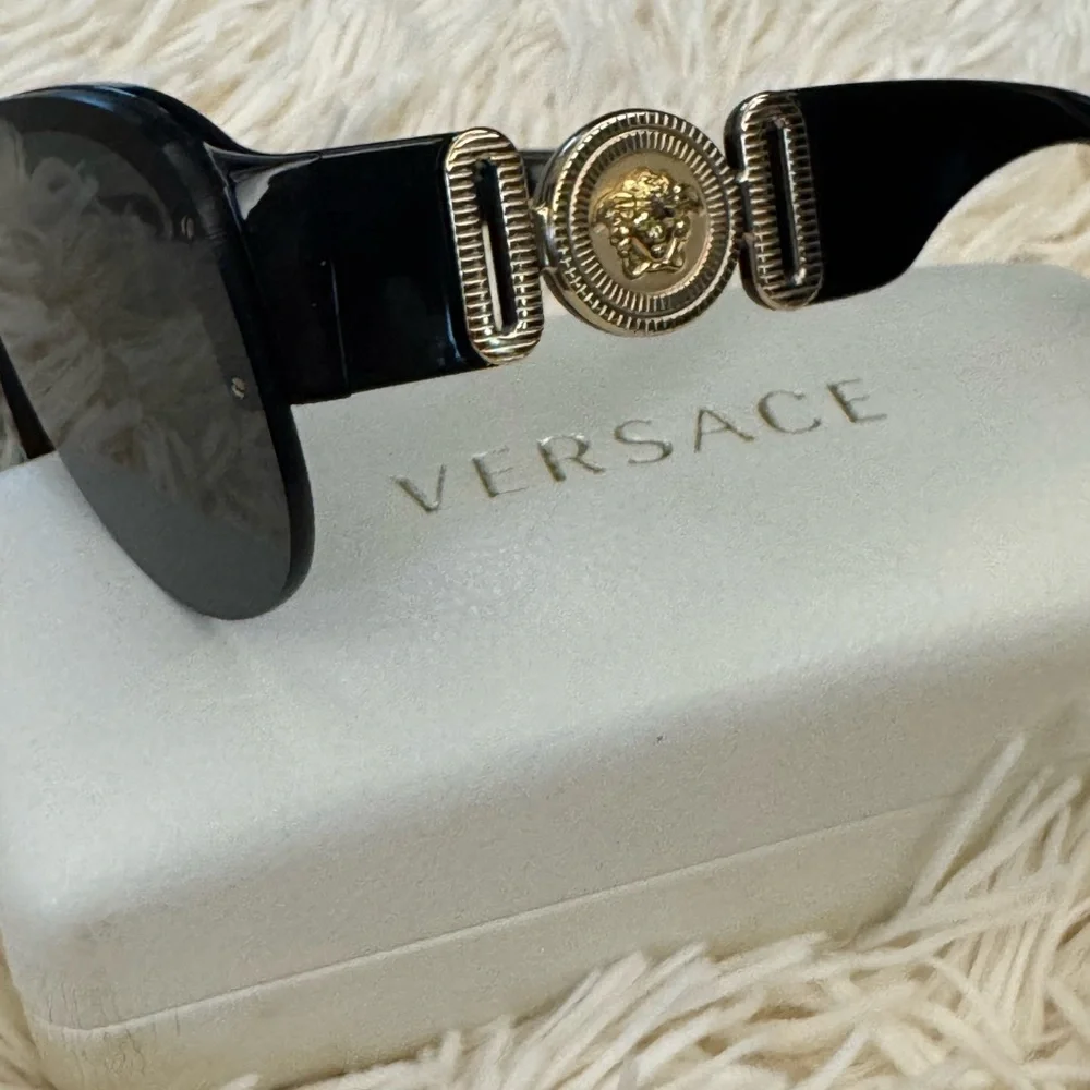 Versace Black Sunglasses - Picture 3 of 7